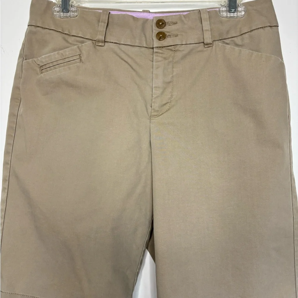 BN9 Dockers Women's Tan Bermudas Khaki‎ Shorts size 6 Casual Chic Timeless